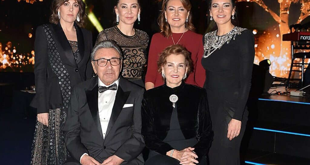 Doğan Ailesi’nde 13 yıl sonra nöbet değişimi