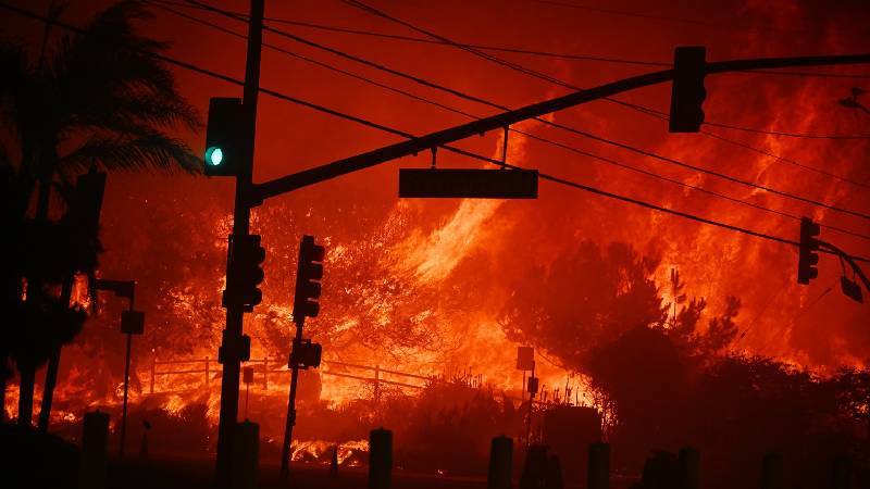 Los Angeles’taki yangınlarda ölü sayısı 16’ya yükseldi