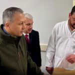 Yerlikaya enkazdan kurtulan yaralıları ziyaret etti